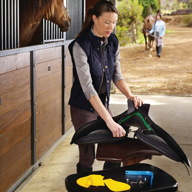 Changing the gullet and risers in a Wintec saddle at home