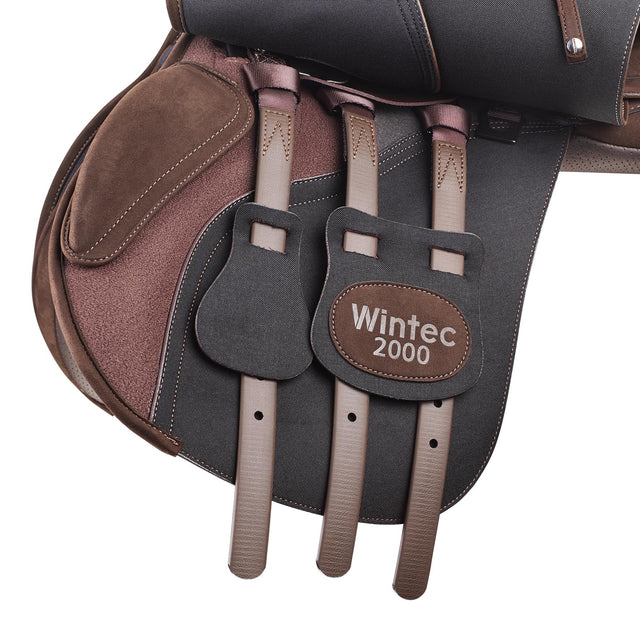 Girthing system on the Wintec 2000 All Purpose in brown
