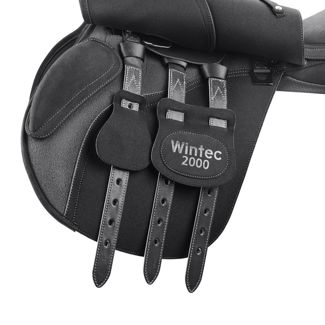 Girthing system with leather girth points on the Wintec 2000 All Purpose in black
