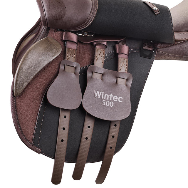 Girthing system on the Wintec 500 All Purpose in brown