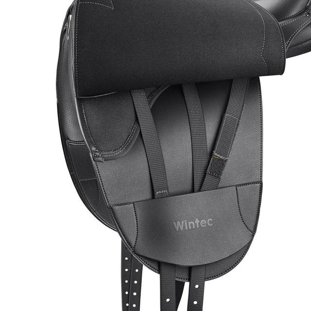 Wintec 500 Stock girthing system in black