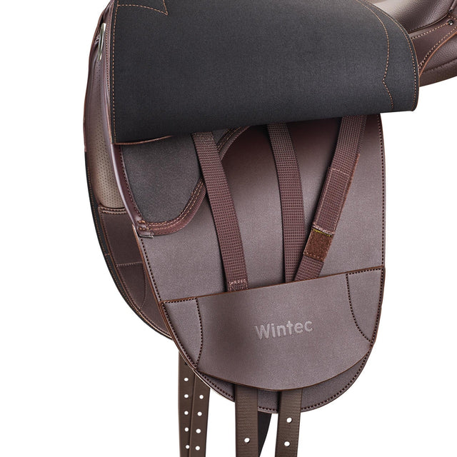 Wintec 500 Stock girthing system in brown